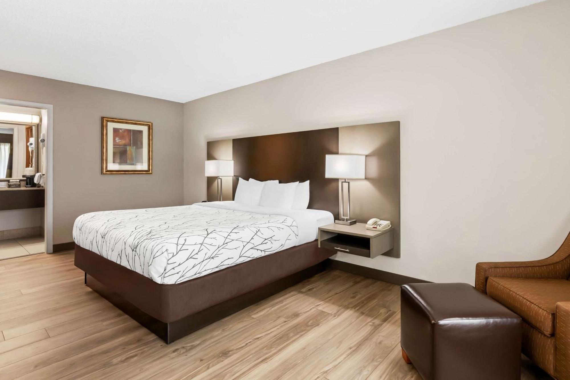 Western - 3* Fayetteville